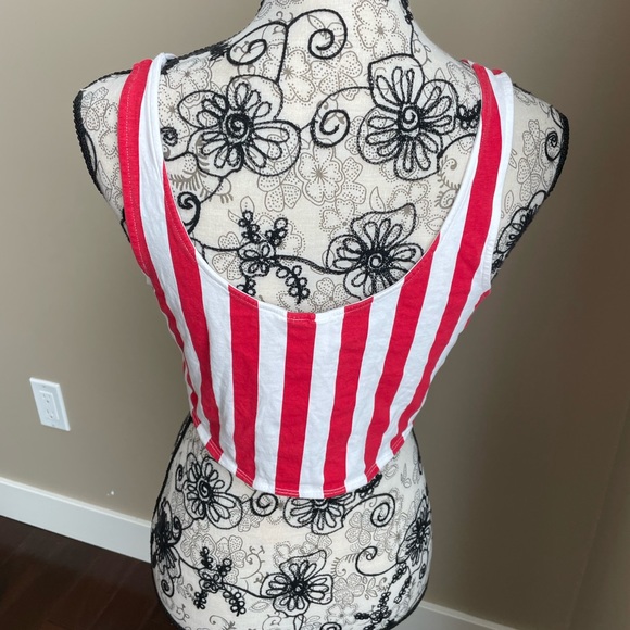 🌻3/$20 H&M Divided cropped tank large - Picture 2 of 5